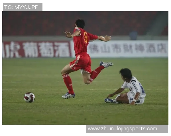 中国足球历史上最具影响力球员的崛起与辉煌:他是如何成就传奇的 中国足球历史上最具影响力球员的崛起与辉煌:他是如何成就传奇的